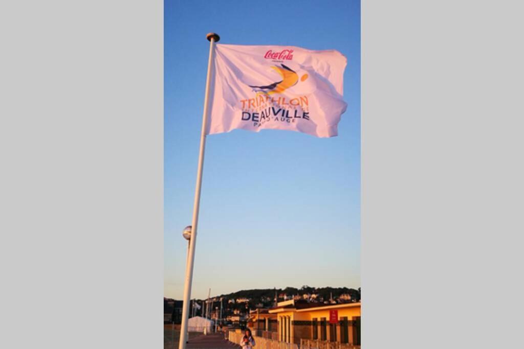 Nid Douillet A Bagatelle Apartment Deauville Exterior photo
